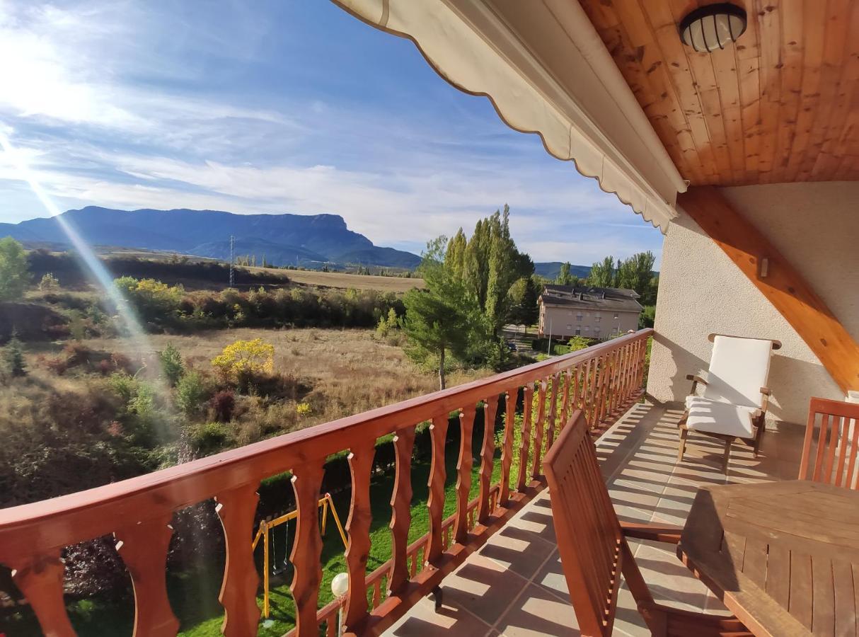 Apartamento Goxoa Jaca Bagian luar foto